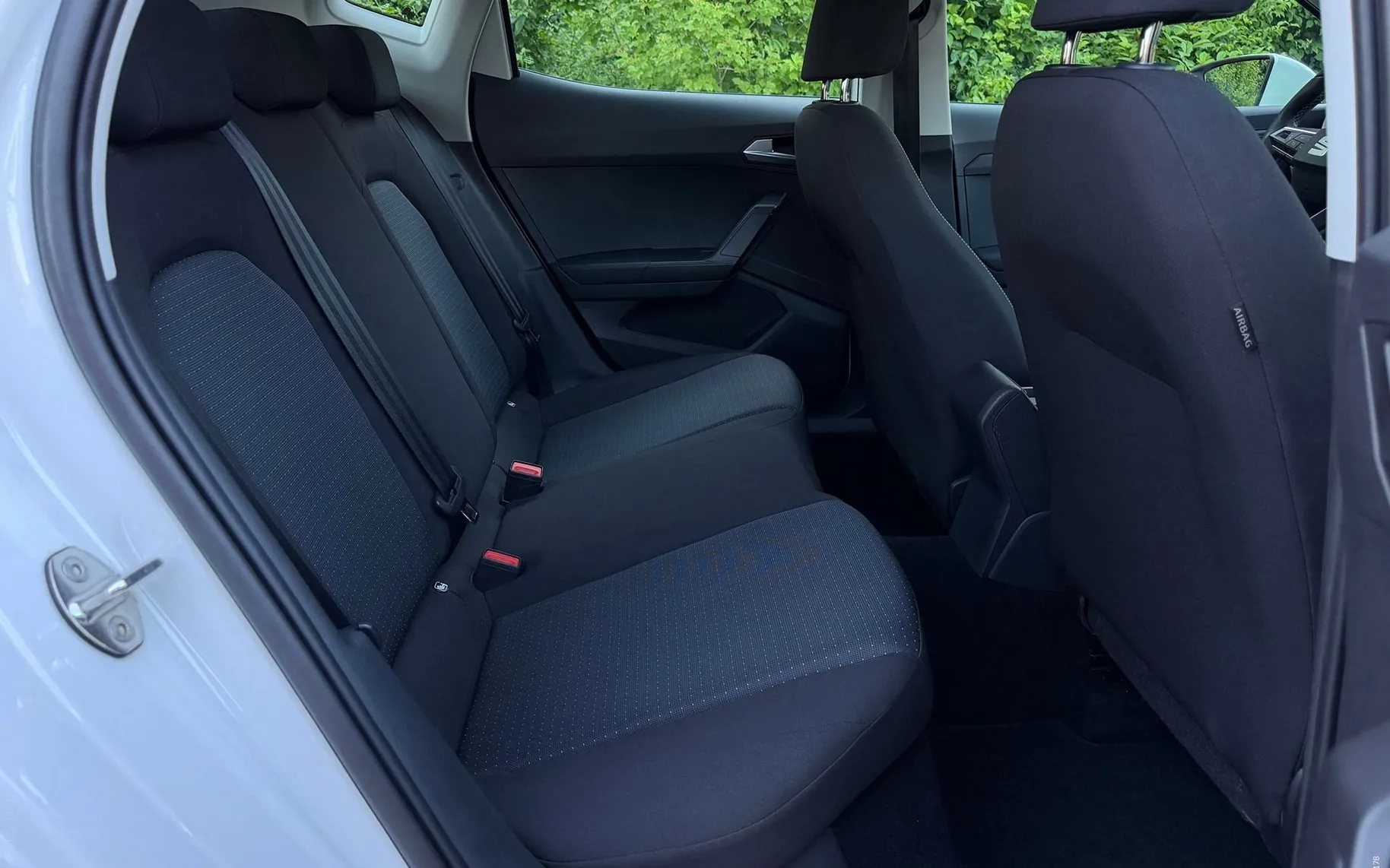 Notranja slika - Seat Arona - 1.0 TSI|110ks|1.lastnica|SLO|kot nov|FINANCIRANJE - 12