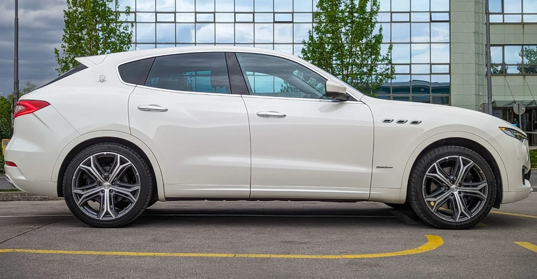 Zunanja slika - Maserati Levante - V6 21 ACC 360 PANO BOWERS WILKINS SURROUND - 4