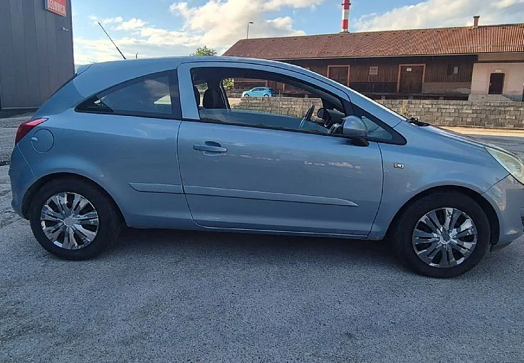 Zunanja slika - Opel Corsa - 1.2 16V + BREZ POLOGA - 4