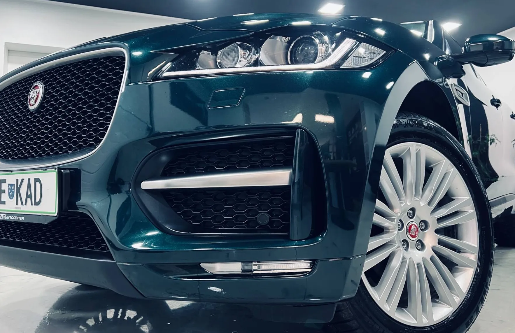 Zunanja slika - Jaguar F-PACE - 2.0 TD 180KM AWD avt R-Sport - 12