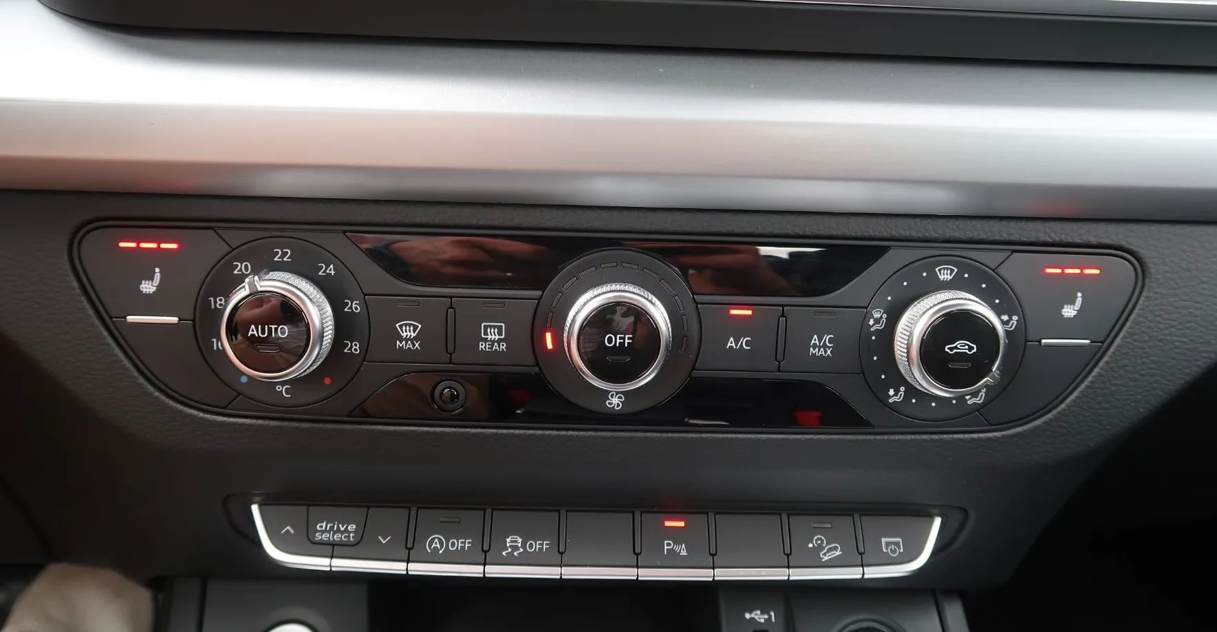 Zunanja slika - Audi Q5 - 30 TDI S tronic 110kW-VIRTUAL-NAVI-KAMERA-ALU-PDC - 20