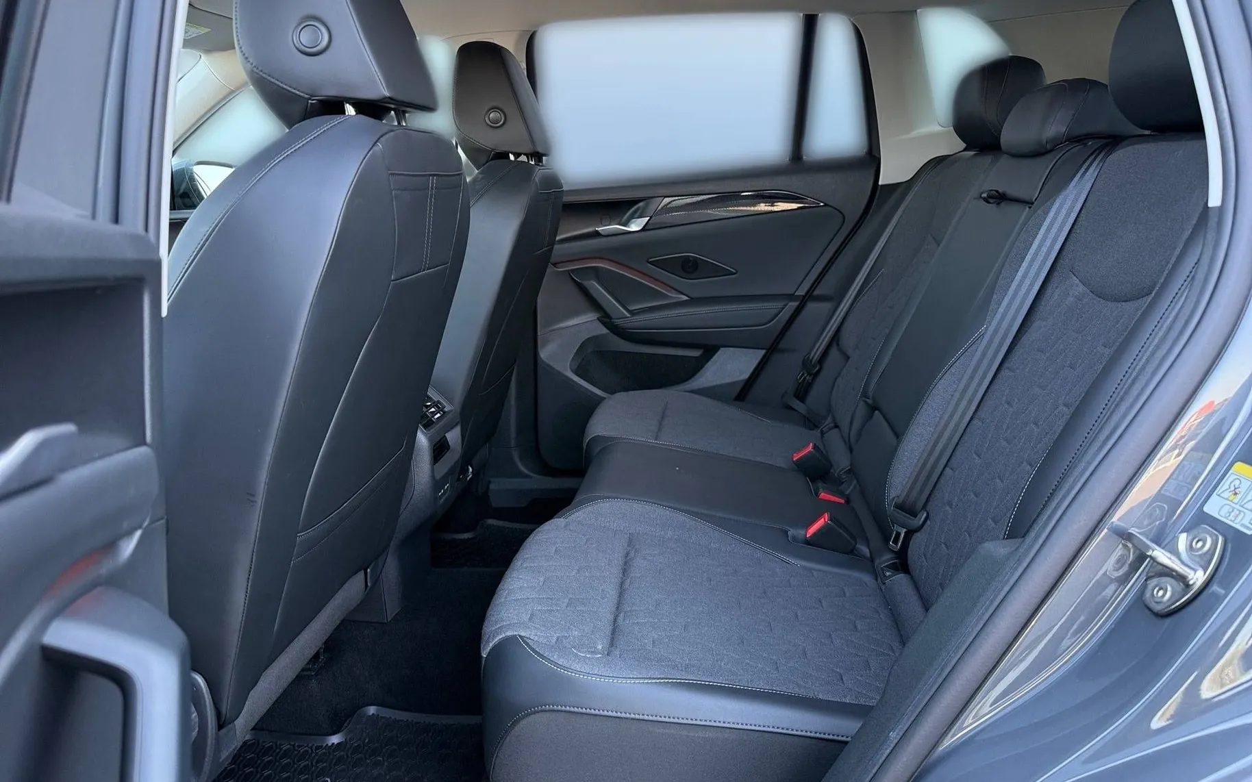 Notranja slika - Volkswagen Tiguan - 1.5 eTSI BMT 4All DSG - 11