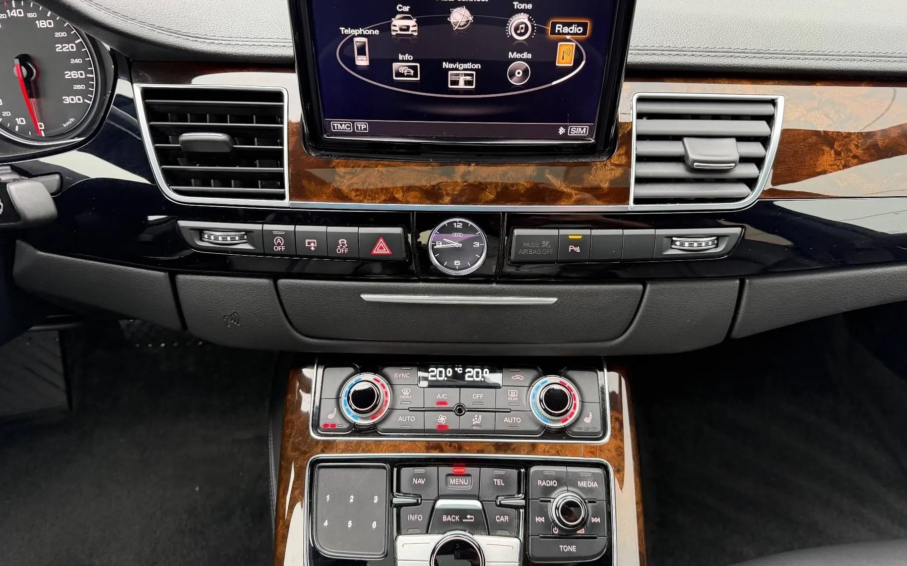 Notranja slika - Audi A8 - quattro 3.0 TDI Tiptronic-Matrix LED-Šibedah-Webas - 11