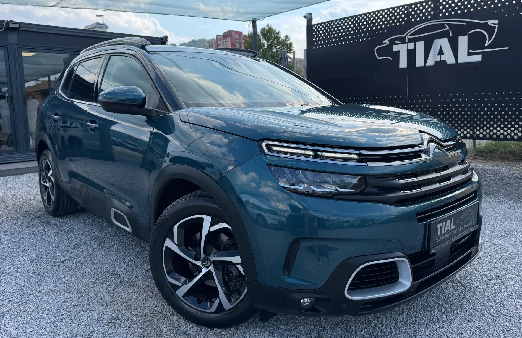 Zunanja slika - Citroën C5 Aircross - 1.2 SLO-VIRTUAL-KAMERA-NAVI-SAMO 85.000KM-ODLIČEN - 3