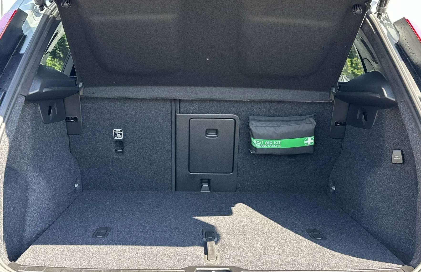 Zunanja slika - Volvo XC40 - B3P Core Avt. - 12