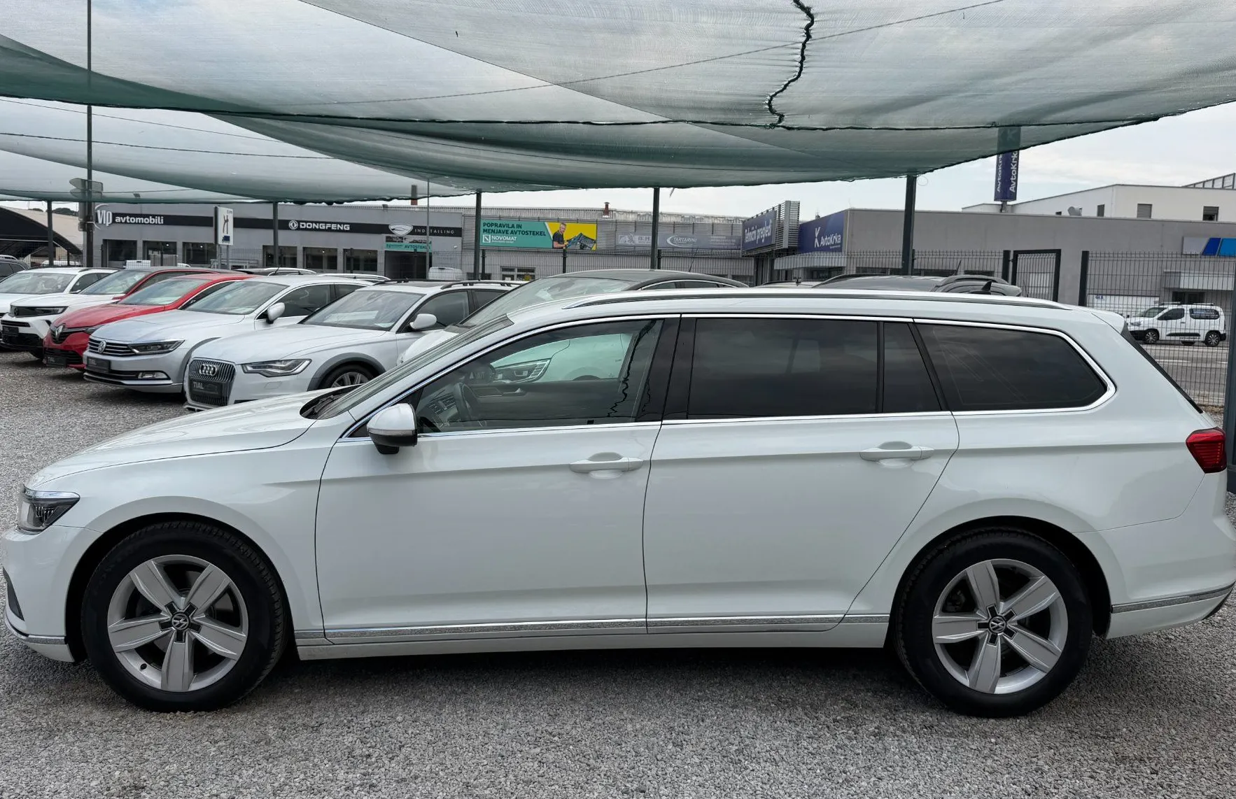 Zunanja slika - Volkswagen Passat - Variant 2.0 TDI DSG-SLO-HIGHLINE-ACC-FULLLED-OPR VELIK SER - 4