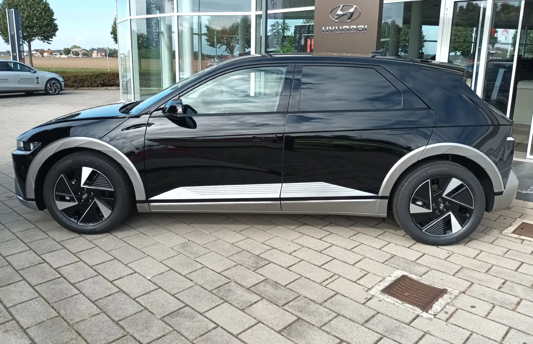 Zunanja slika - Hyundai Ioniq 5 - 168kW PREMIUM 84 kWh VOZILA V PRIHODU - 9