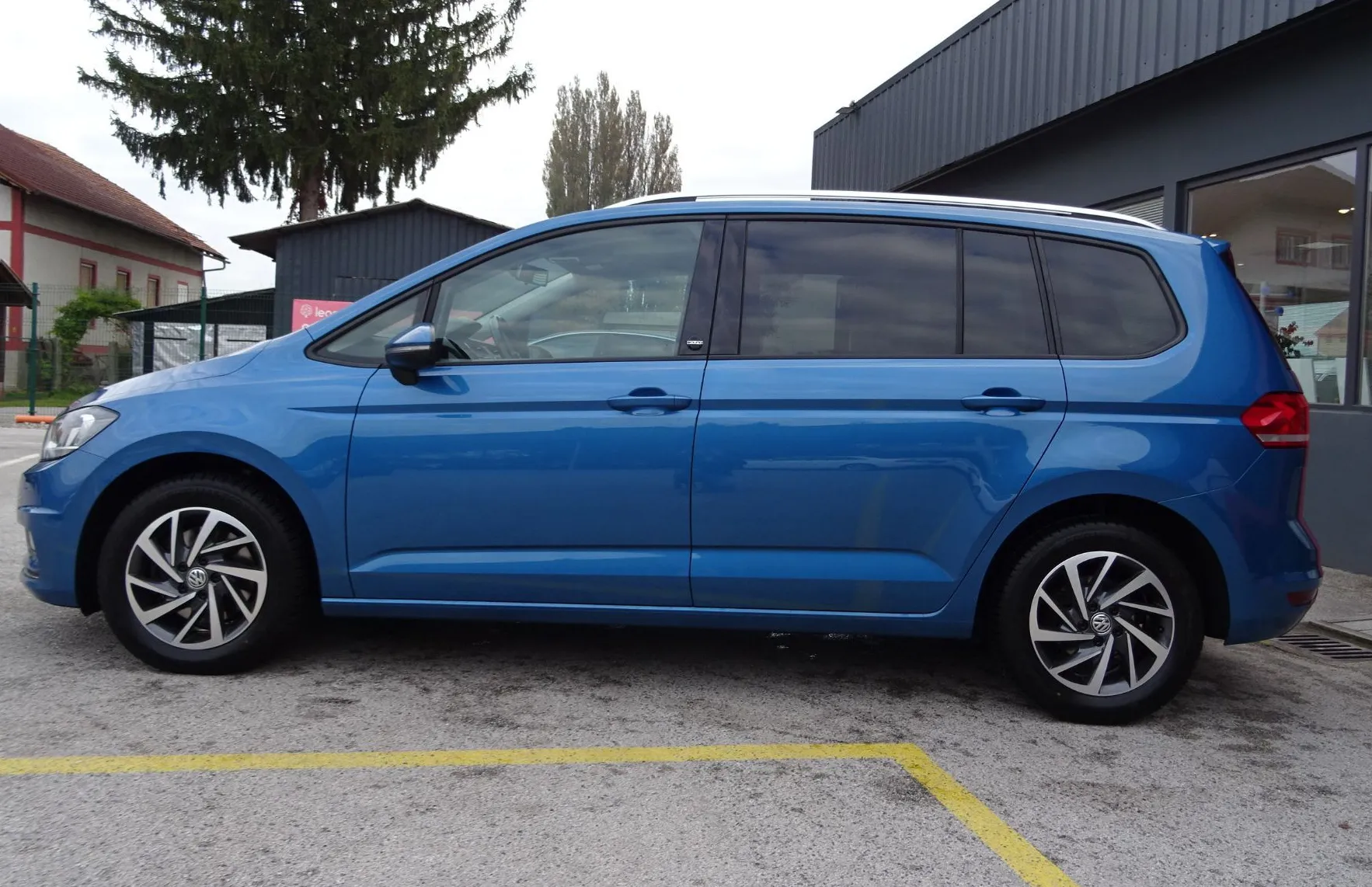 Zunanja slika - Volkswagen Touran - 2.0 TDI -SOUND- Comfortline 150KM - RADAR - - 4