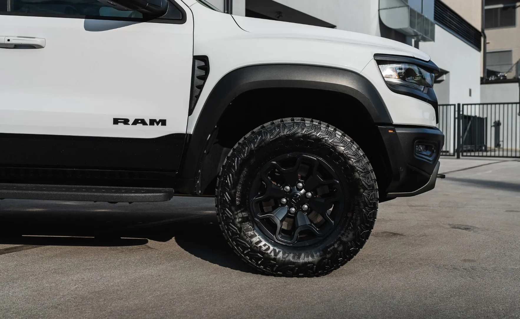 Zunanja slika - Dodge Ram - 1500 TRX 6.2L Hemi V8 TRX Level 2 | Carbon | Pano - 9