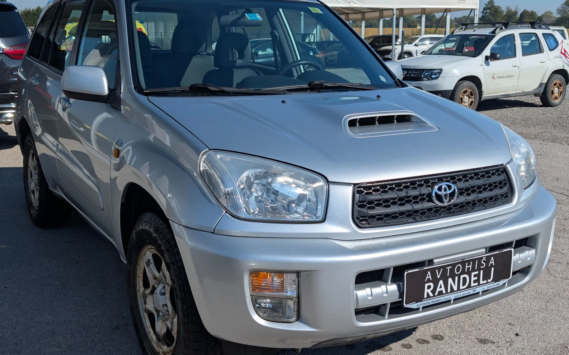 Zunanja slika - Toyota RAV4 - 2.0 D-4D 4WD - 2