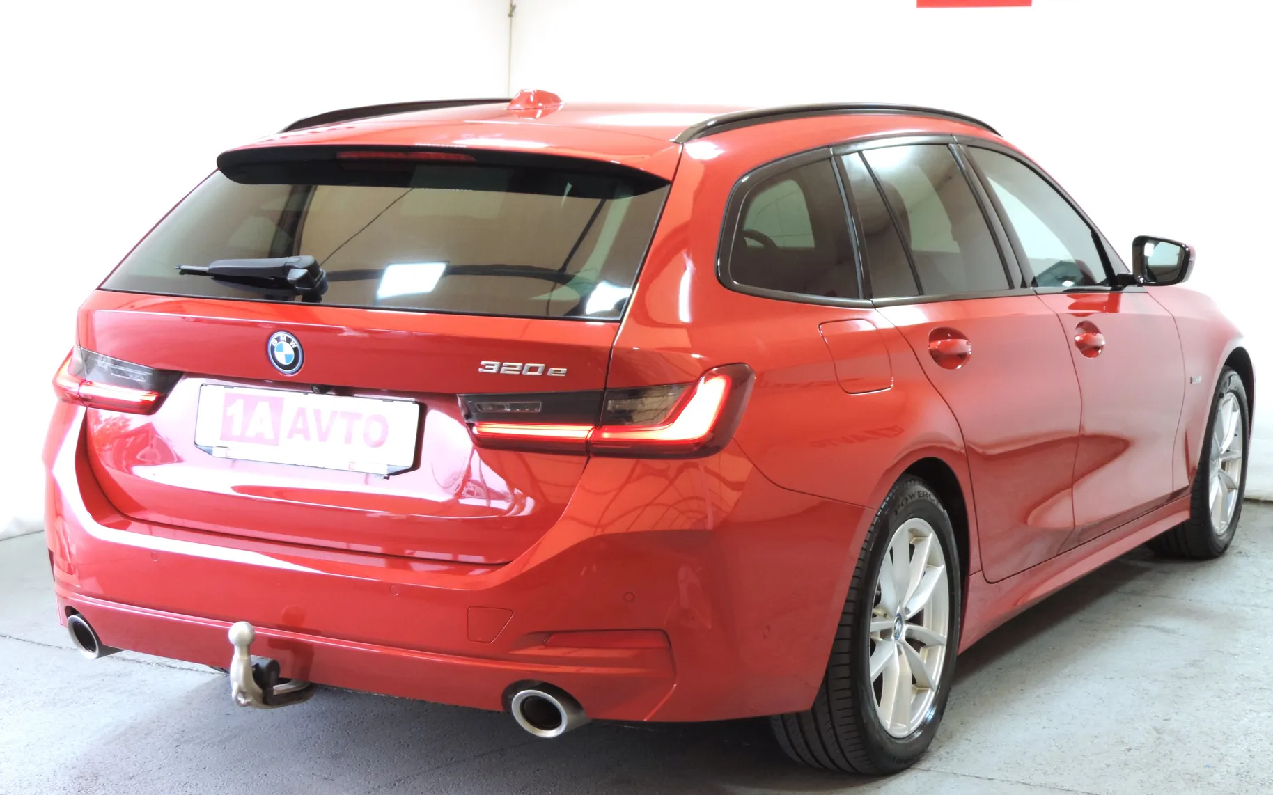 Zunanja slika - BMW Serija 3 - 320e Touring Avt. USNJE-KAMERA-MRTVI KOTI-KLJUKA - 5