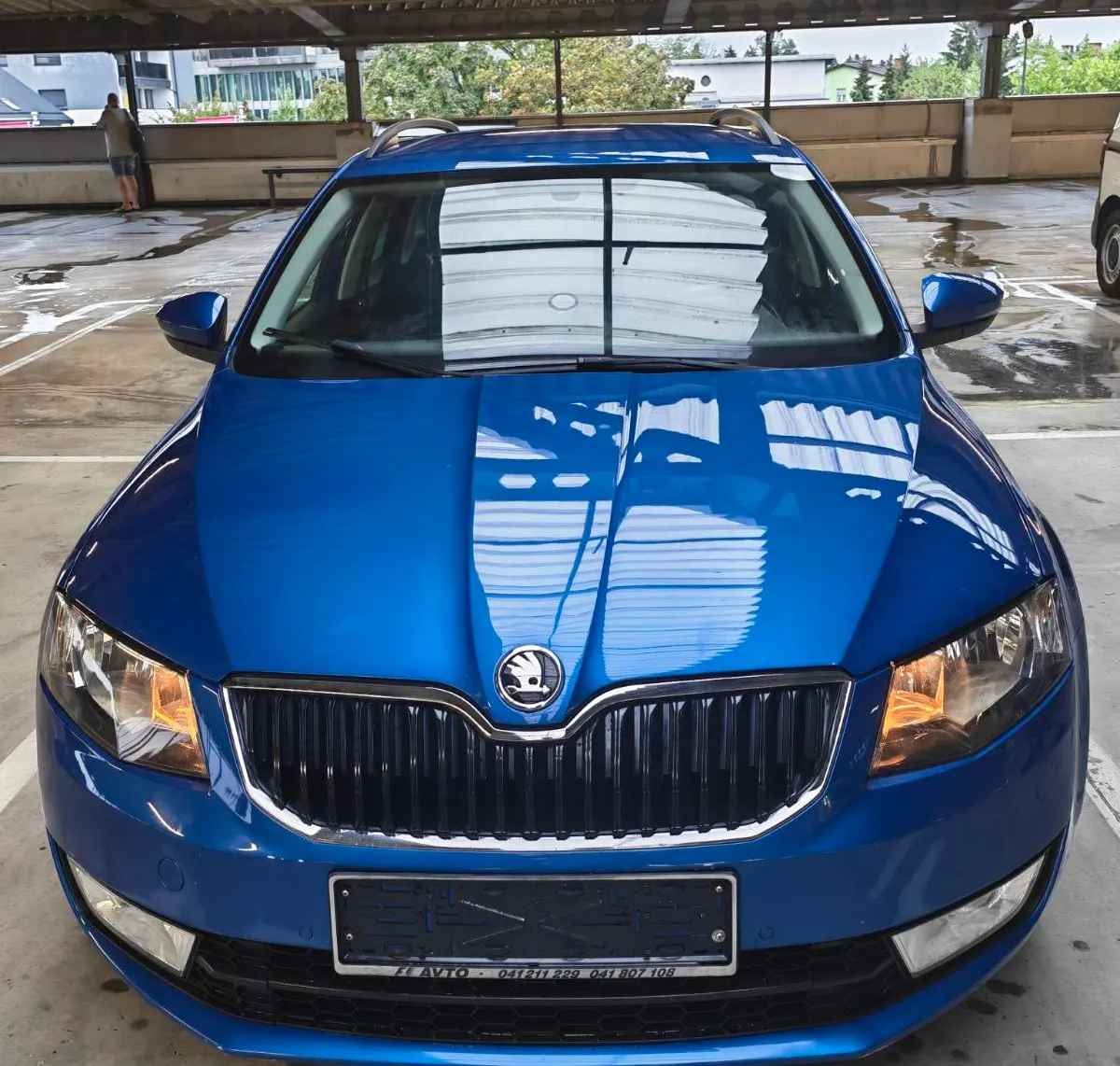 Zunanja slika - Škoda Octavia - Combi 1.6 TDI - 1