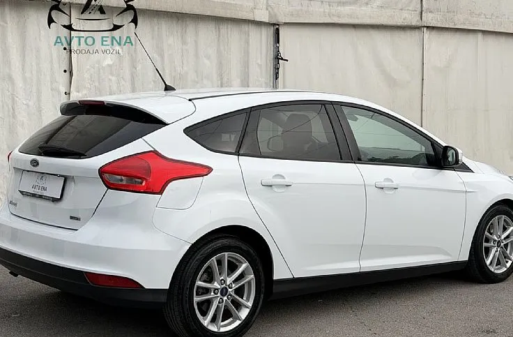 Zunanja slika - Ford Focus - 1.0 Style - LED - ALU16 - SLOVENSKI - TEMP - KLIMA - 3