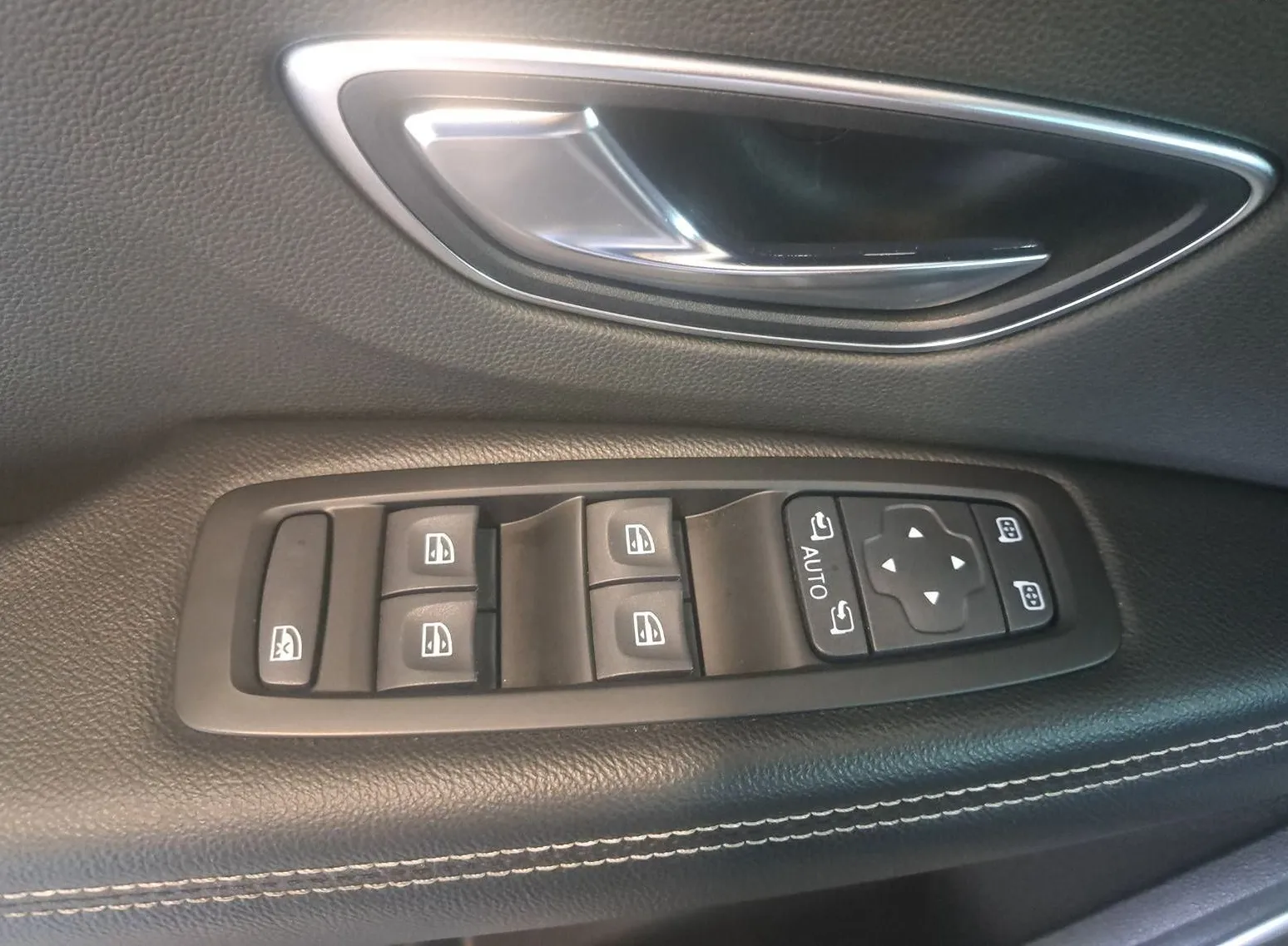 Zunanja slika - Renault Scénic - Grand Scenic Bose Energy dCi 130 Z ENOLETNIM JAMSTVOM 7 SEDEŽEV - 5