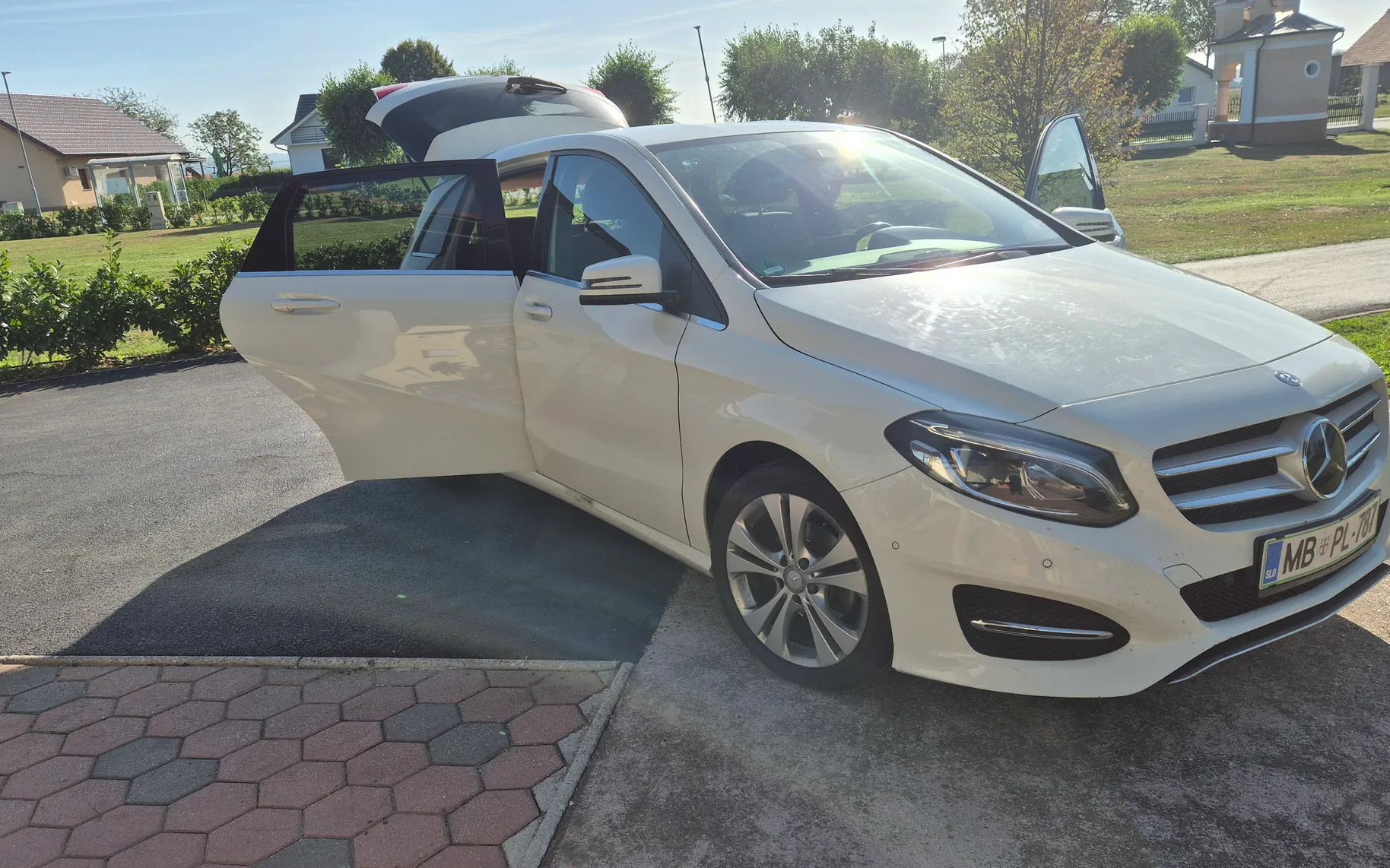 Zunanja slika - Mercedes-Benz B-Razred - M212P2-MZBCB503.......B/180/CDI - 2