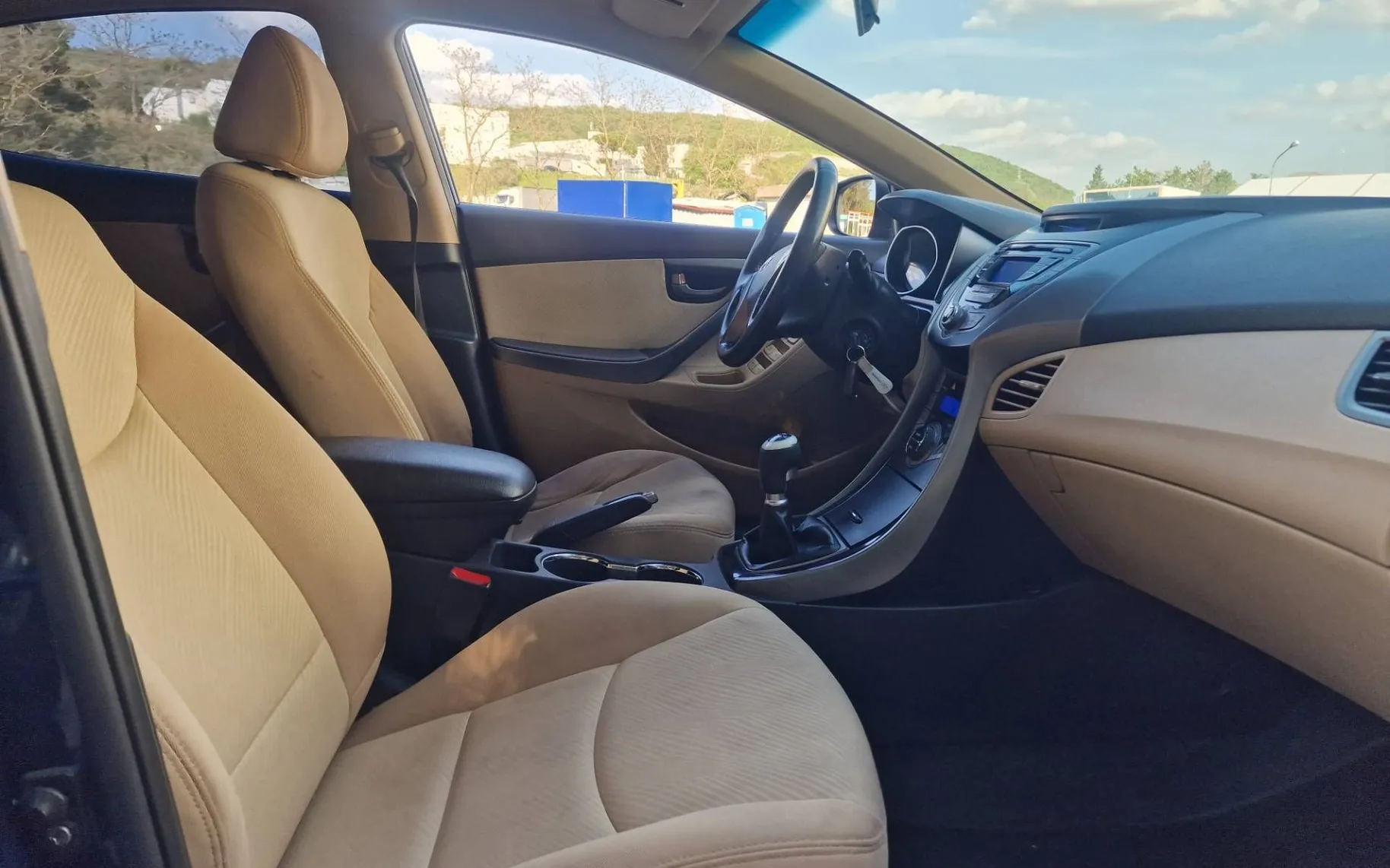 Zunanja slika - Hyundai Elantra - 1.6 MPI Life 1.LASTNIK SLO... - 5