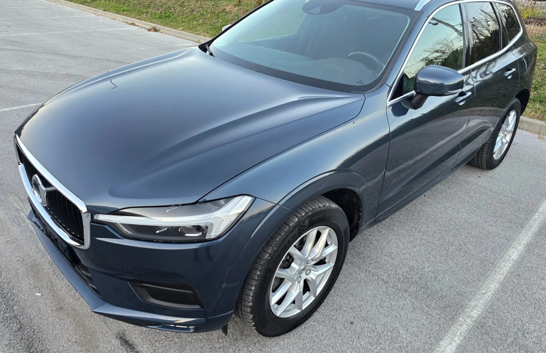 Zunanja slika - Volvo XC60 - B4P Momentum Aut - 1