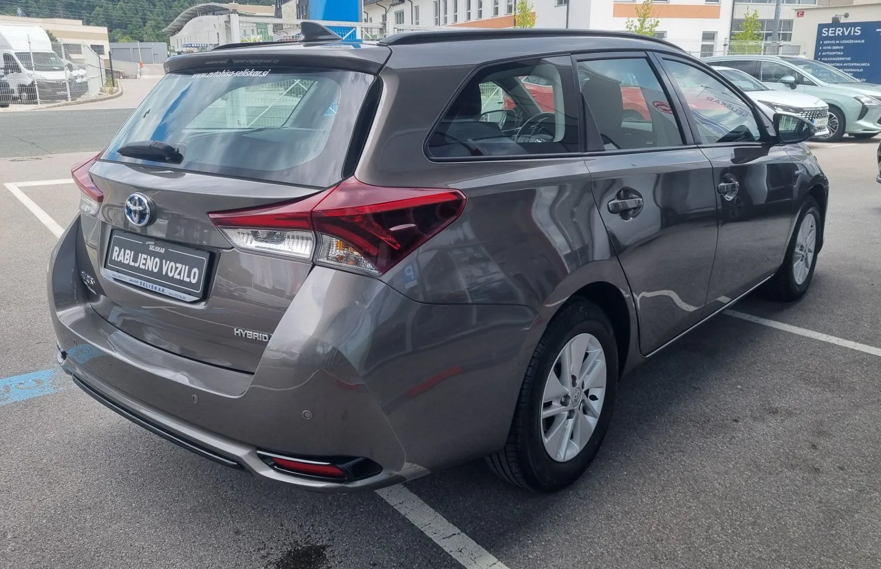Zunanja slika - Toyota Auris - TOURING 1.8 Hybrid Avtomatik - ZNANA ZGODOVINA - 8