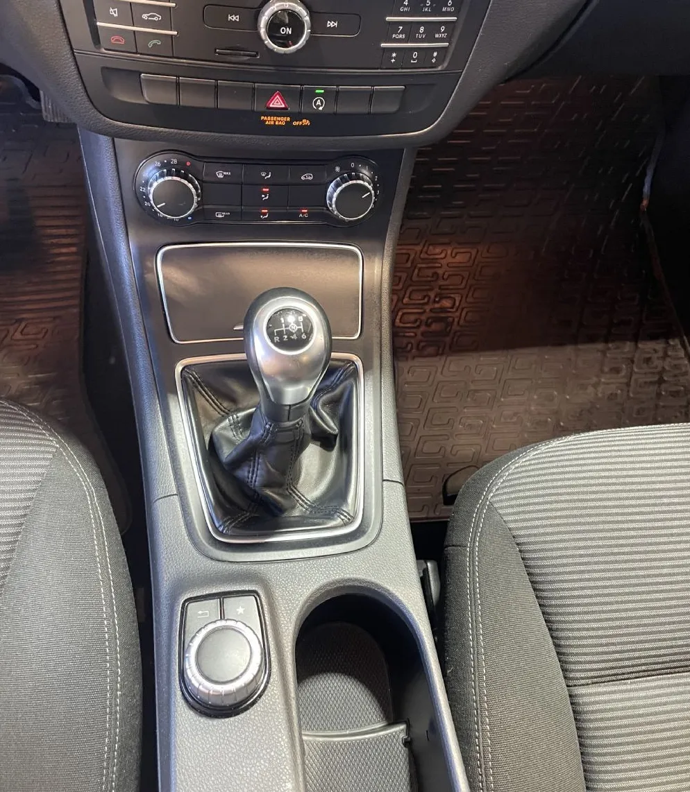 Zunanja slika - Mercedes-Benz B-Razred - B200CDI-NAVIGACIJA-TEMPOMAT-MULTIFUNKCIJA-KAMERA - 12
