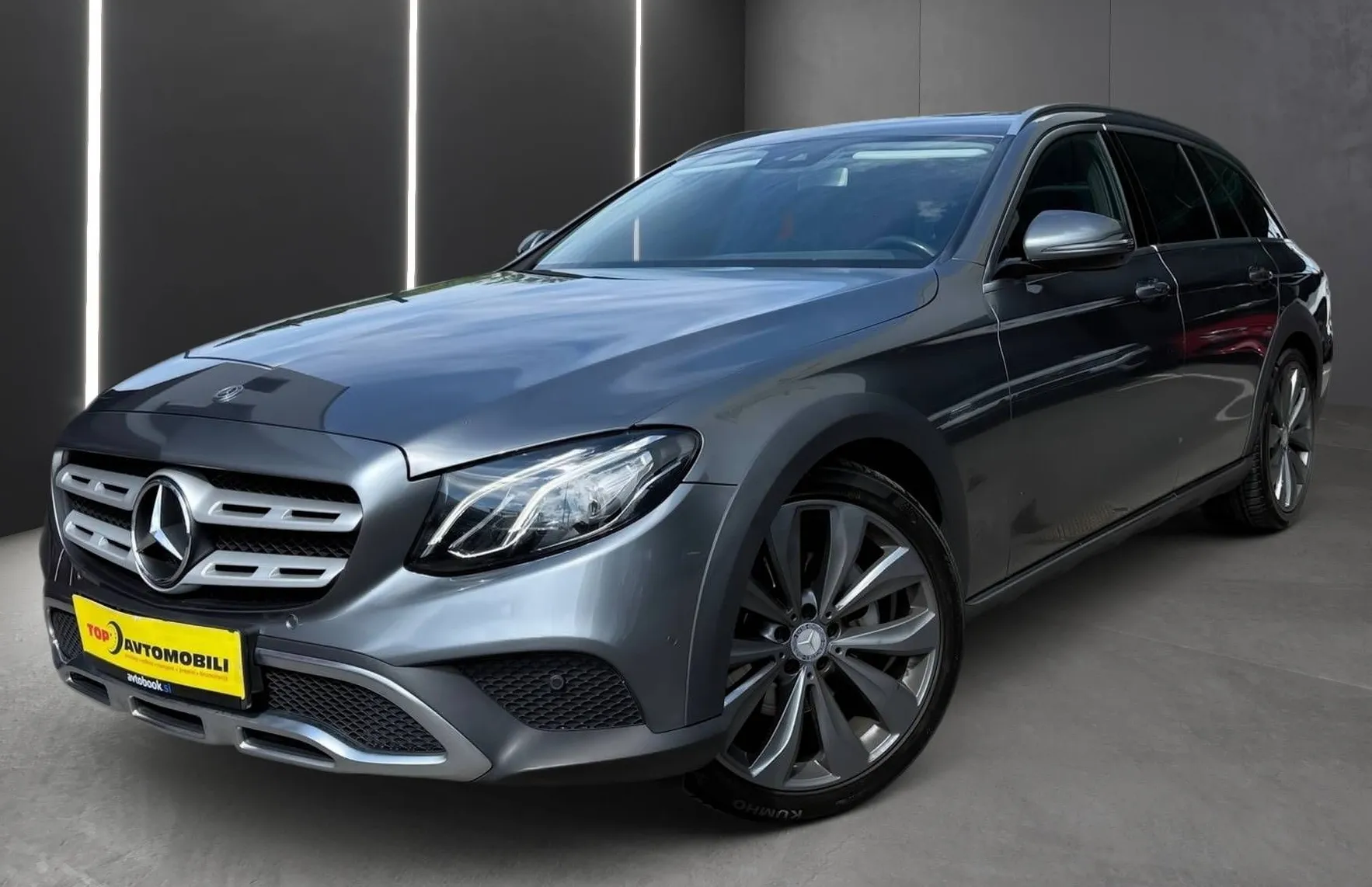 Zunanja slika - Mercedes-Benz E-Razred - E 220d 4MATIC ALLTERRAIN LED NAVI TEMP KAM AMBIENT - 1