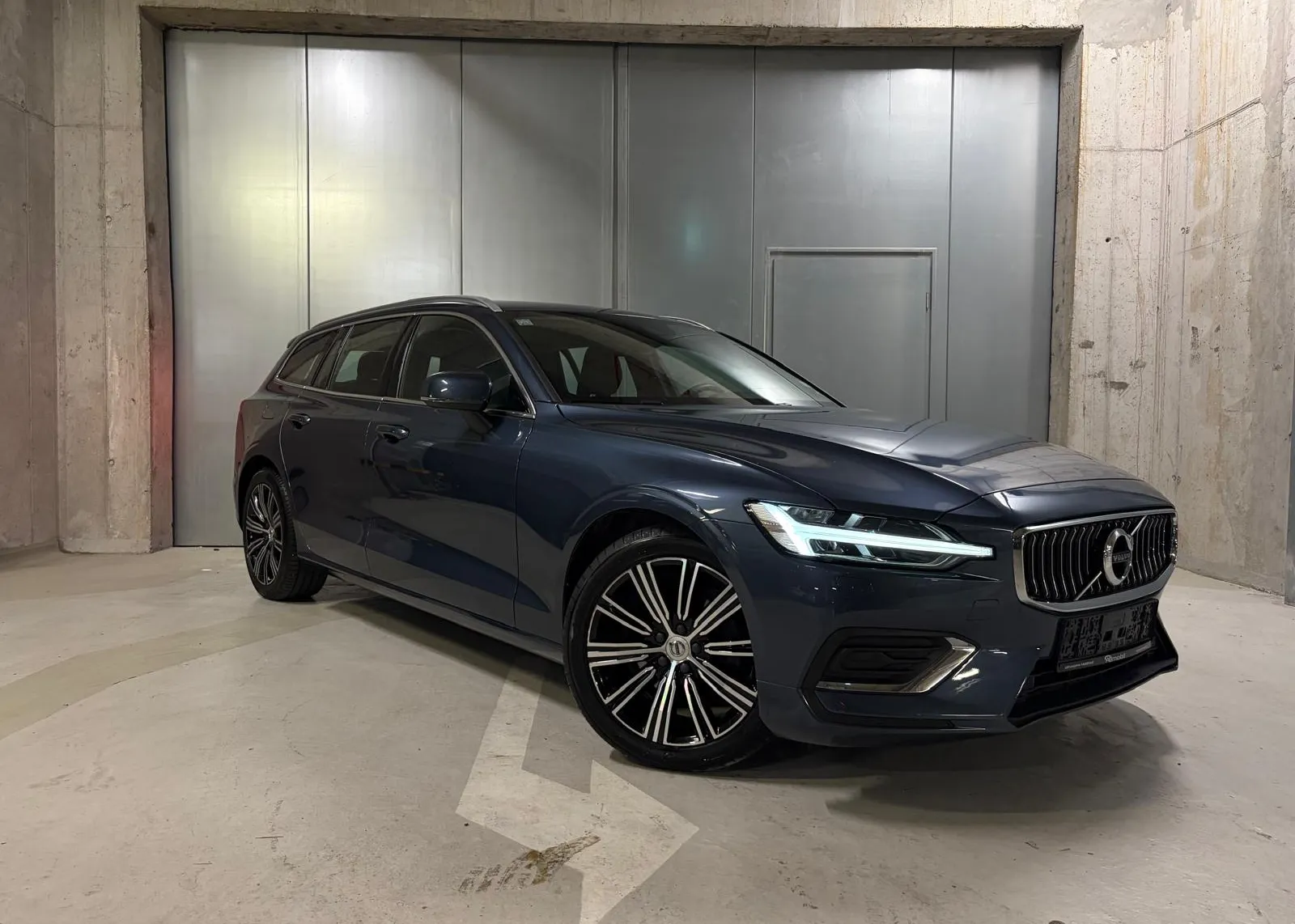 Zunanja slika - Volvo V60 - B4D Inscription Avt. - 3