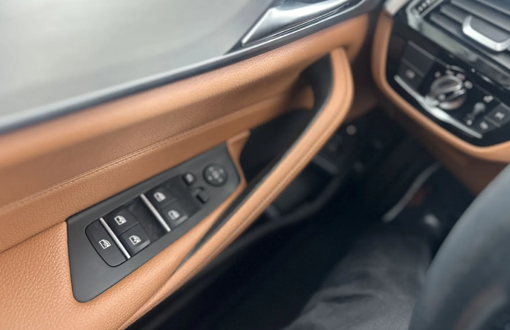 Zunanja slika - BMW Serija 5 - Touring: 530 e Luxury Line 2.0 215KW.NEMŠKI+4ALU.KAMERA. - 13