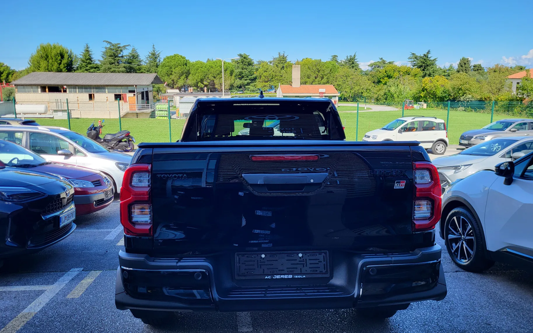 Zunanja slika - Toyota Hilux - 2.8 D-4D GR Sport - 8