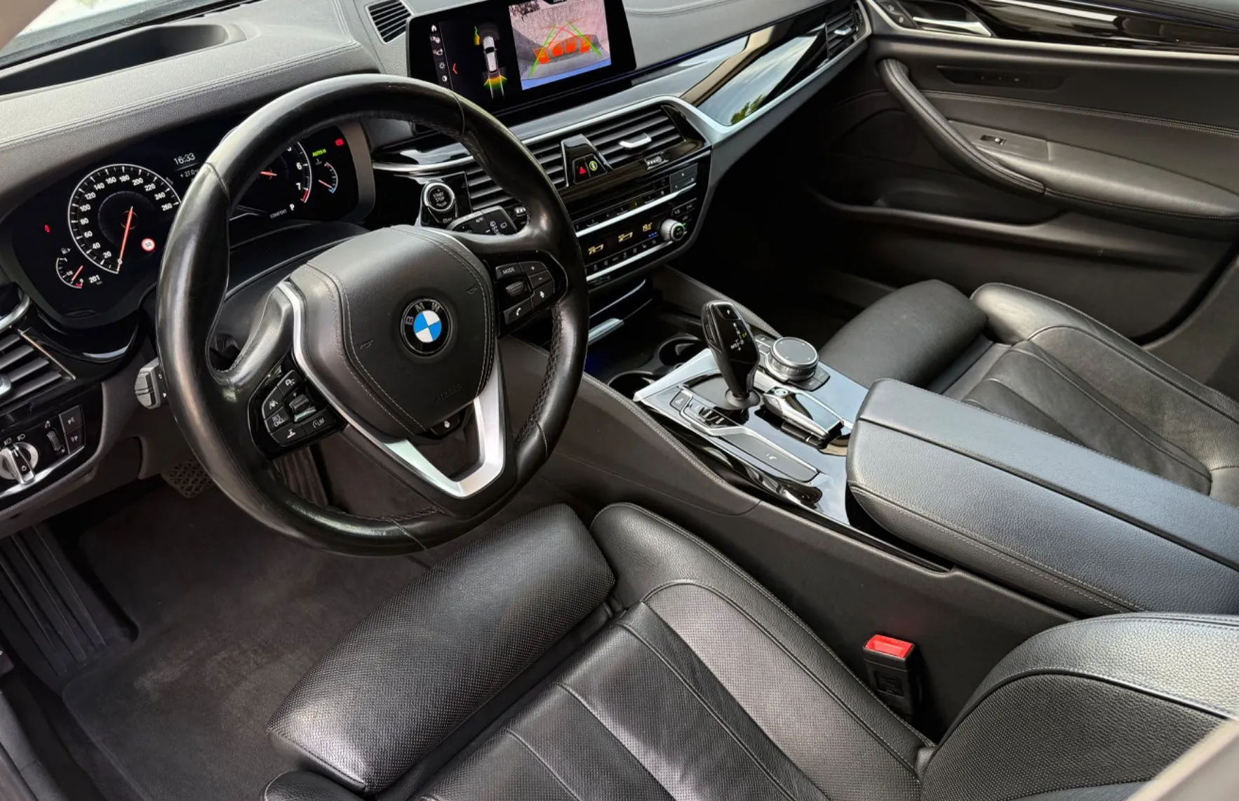 Zunanja slika - BMW Serija 5 - Touring: 520i FULL LED RADAR KEYLESS PANORAMA HEAD-UP KA - 13