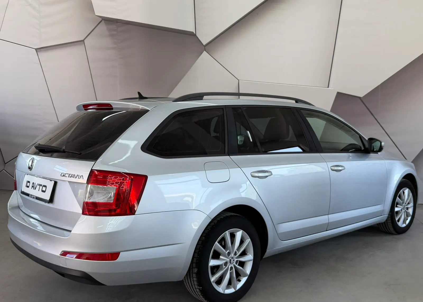Zunanja slika - Škoda Octavia - Combi 2,0 TDI L&K - 1