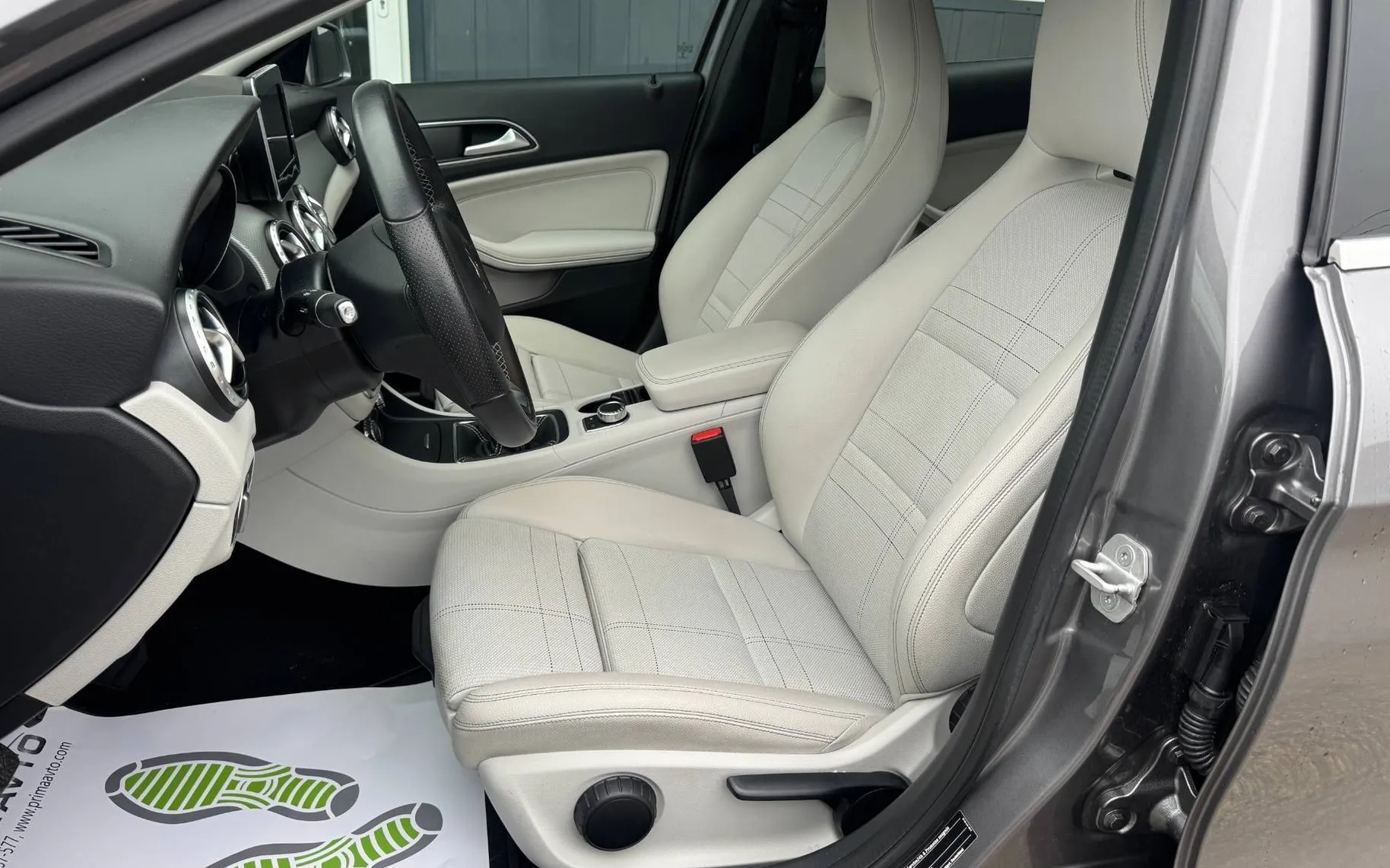 Zunanja slika - Mercedes-Benz GLA-Razred - STYLE°1.LAST°SLO°LED°DIG.KLIMA°PARK.SEN°96.000 KM - 19