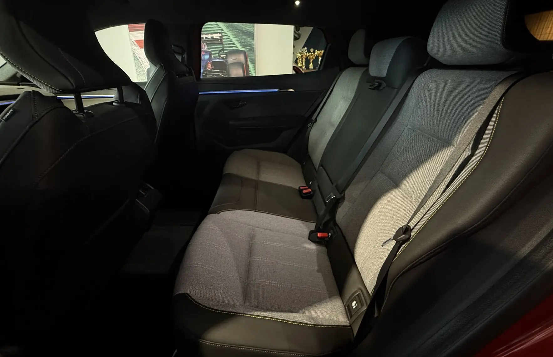 Zunanja slika - Renault Scénic - Scenic techno E-Tech Electric 170 Comfort range - 10