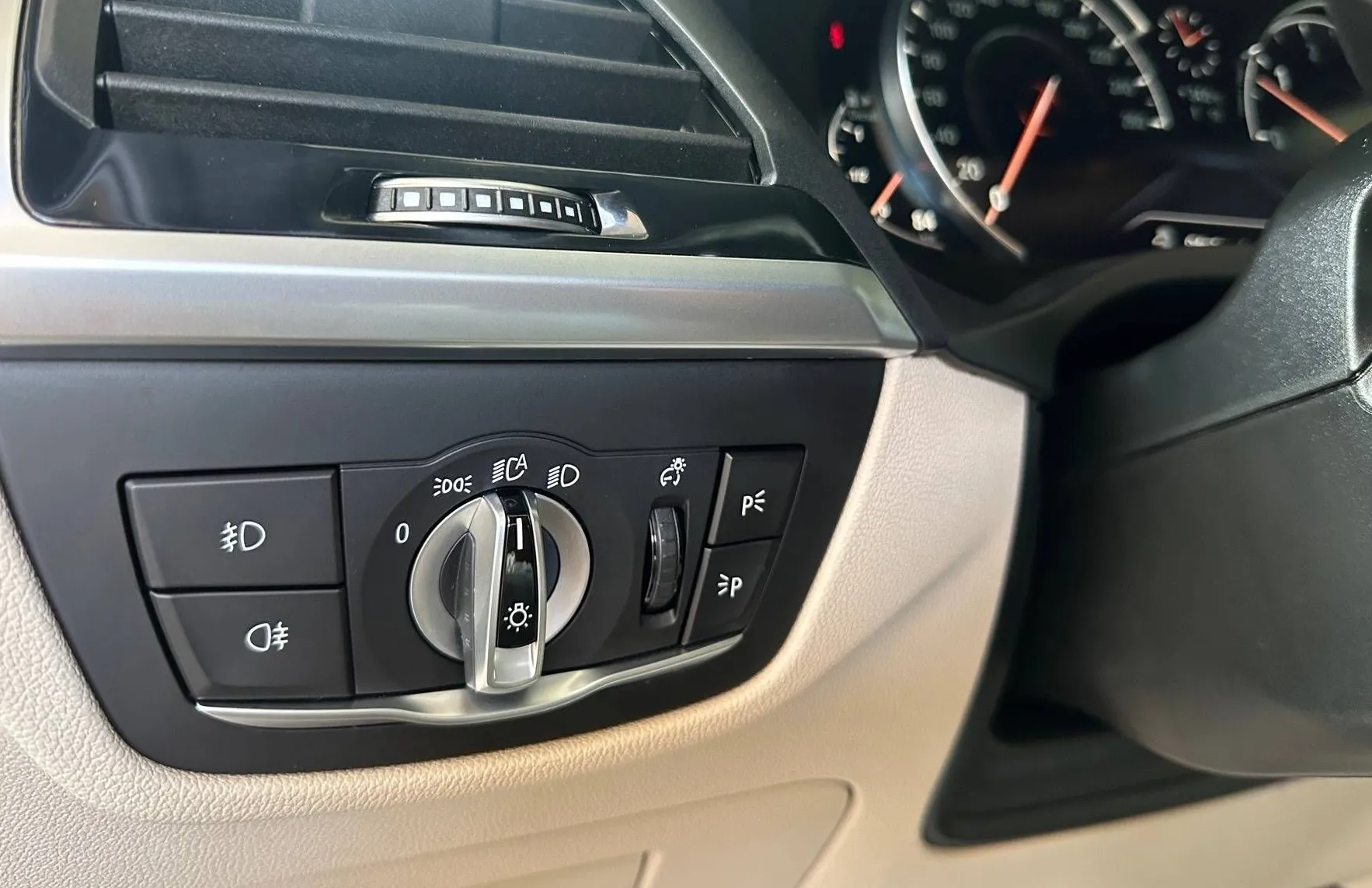 Zunanja slika - BMW X4 - serija : xDrive30d M PAKET FULL LED NAVI PDC USNJE... - 18