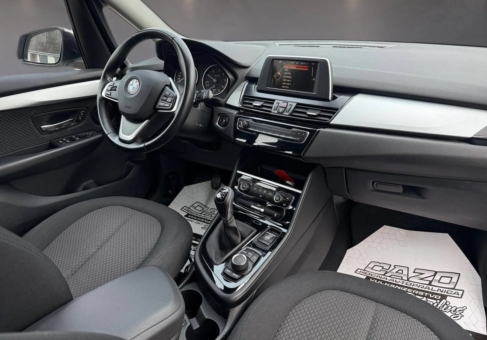 Notranja slika - BMW serija 2 Gran Tourer: - 216d Sport Line - 11