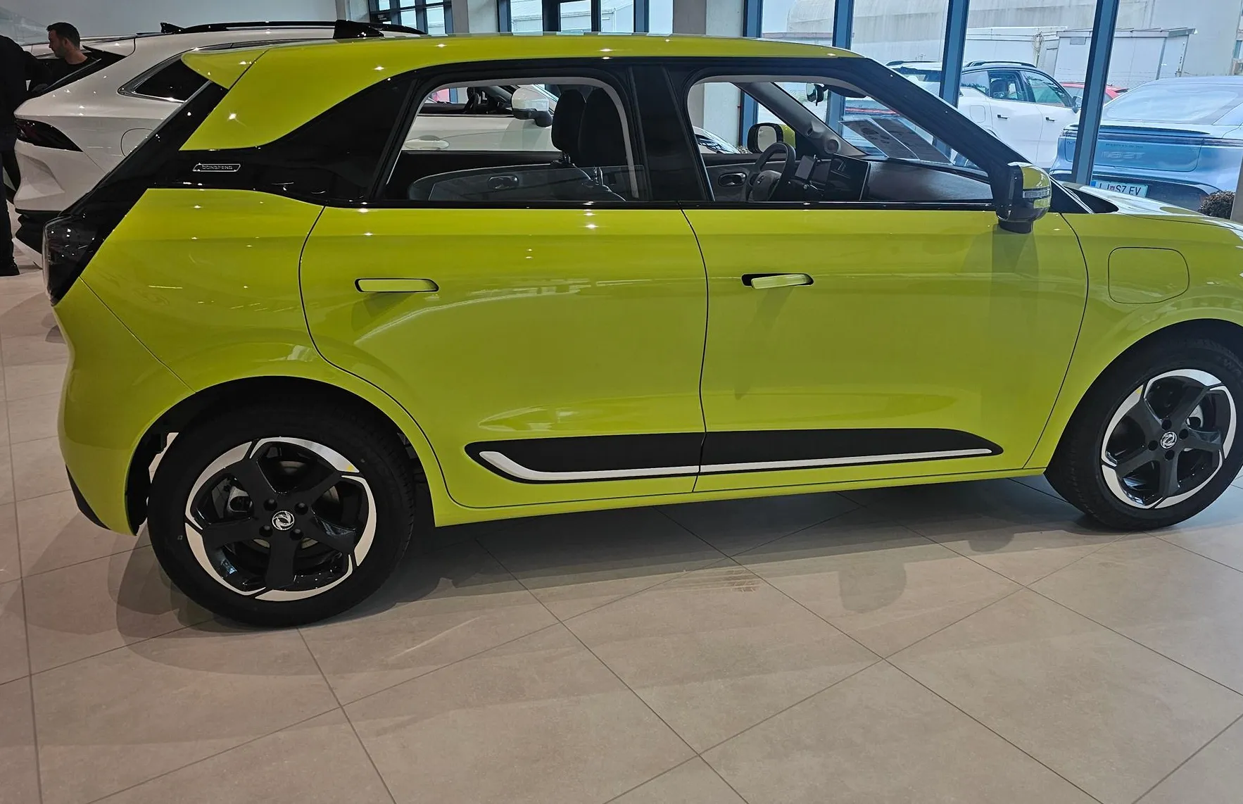 Zunanja slika - Dongfeng Box - 42.3 kWh- 7.200€ SUBVENCIJE- NA ZALOGI - 4