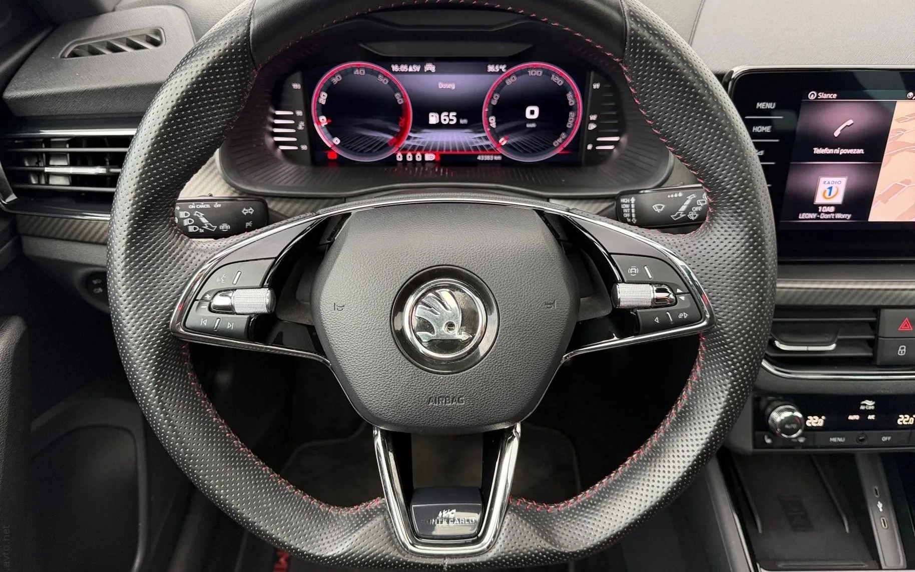 Notranja slika - Škoda Kamiq - 1.0 TSI Monte Carlo-Panorama-Gretje sedežev-AppCon - 8