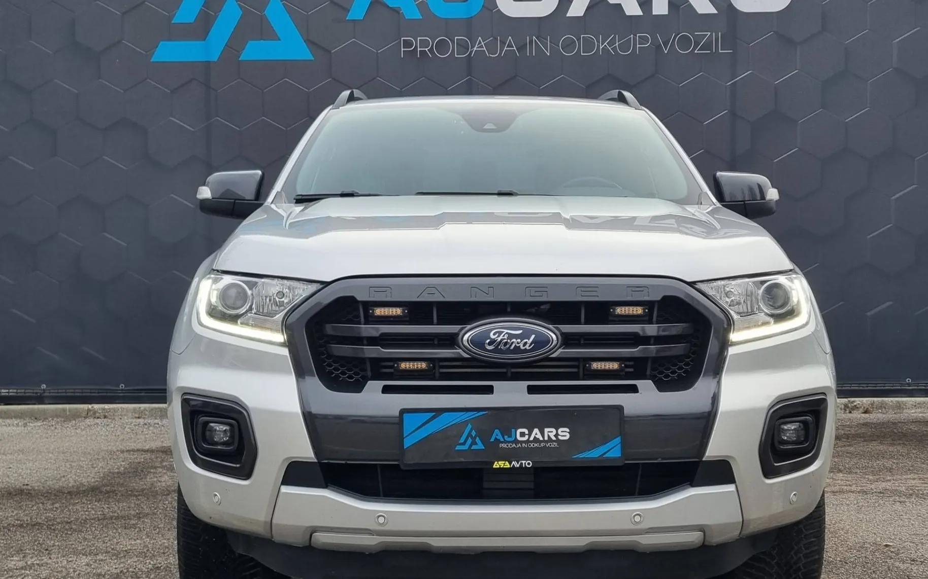 Zunanja slika - Ford Ranger - 2.0-TDCi-Wildtrack-Slo-Avt.-Kamera+Kljuka... - 2