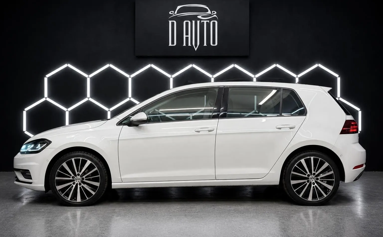 Zunanja slika - Volkswagen Golf - 2.0 TDI Highline|PANORAMA|LED|ACC|KAMERA|PERLA| - 4