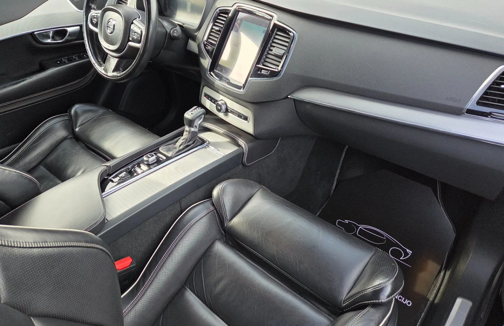 Zunanja slika - Volvo XC90 - D5 AWD R-Design Geartronic - 11