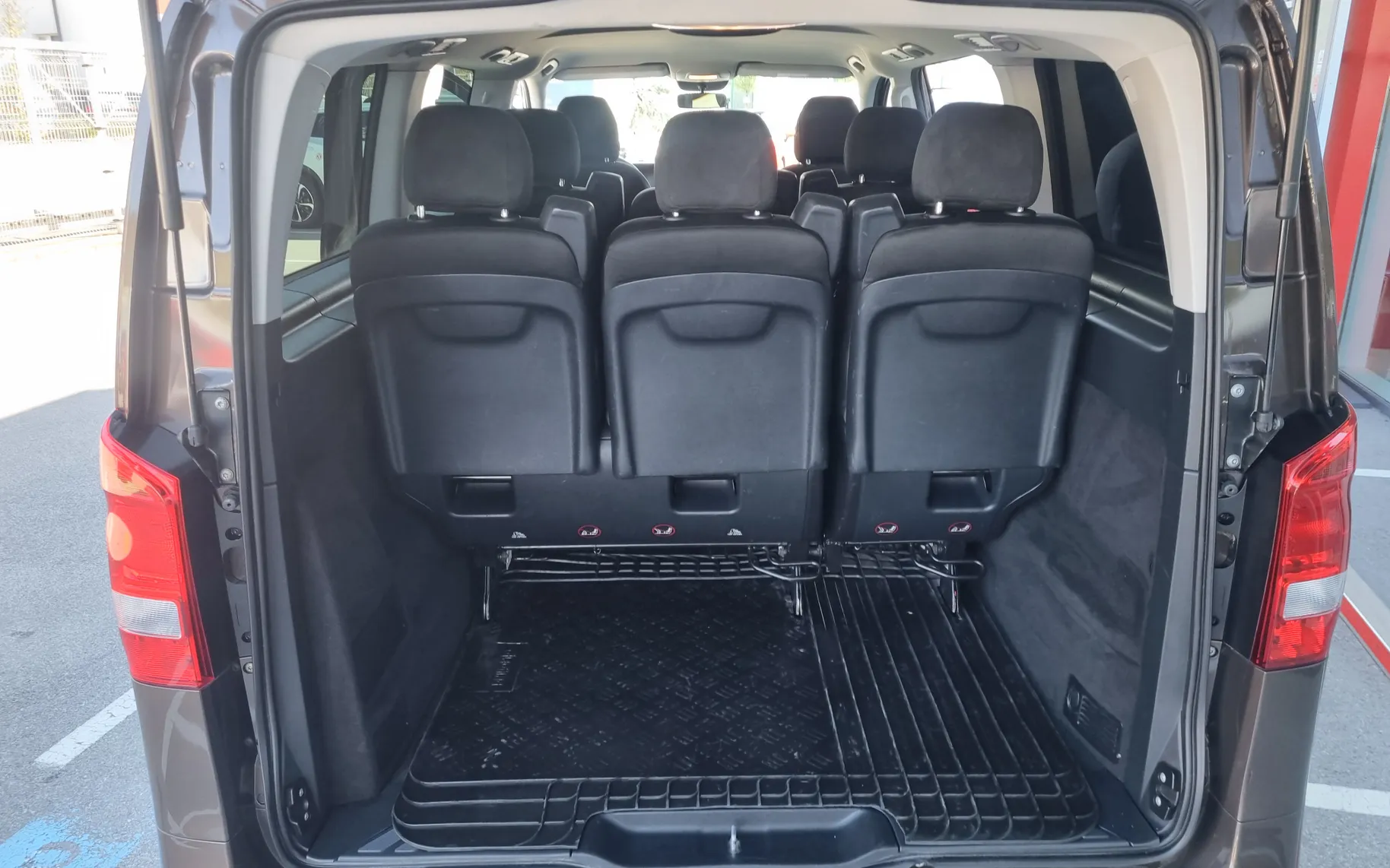 Zunanja slika - Mercedes-Benz Vito - Tourer 114 CDI - 8 SEDEŽEV + KLJUKA + SLOVENSKI - 14