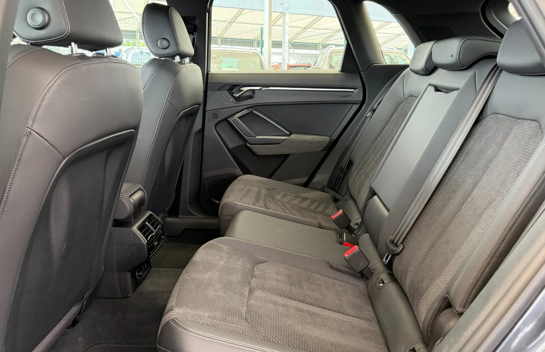Zunanja slika - Audi Q3 - S LINE 35 TFSI S-tronic- KAMERA - KEYLESS - 10