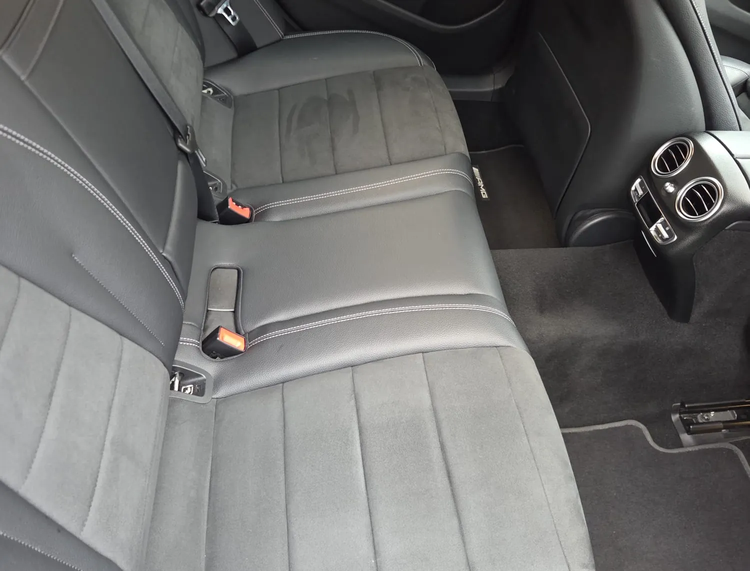 Notranja slika - Mercedes-Benz E-Razred - E 220 d T AMG Line Avt. - 5