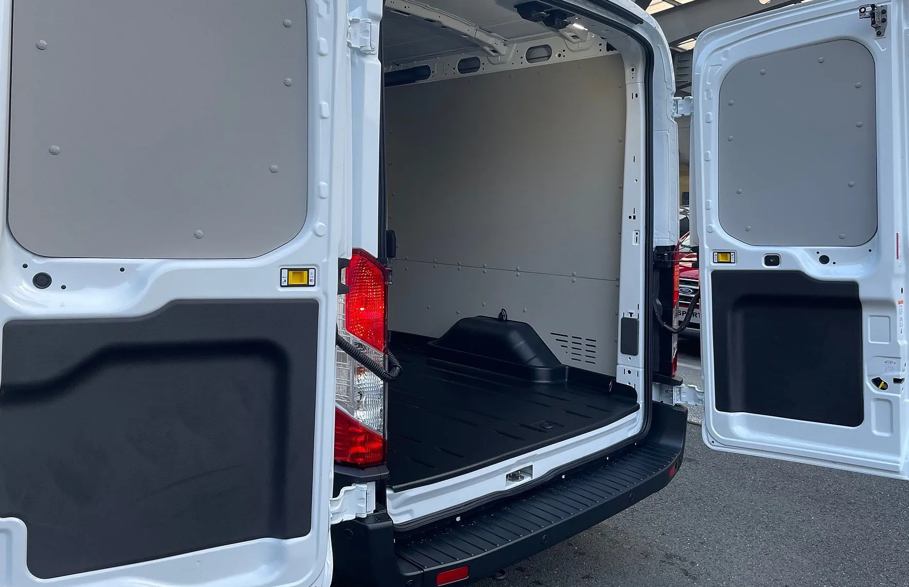 Zunanja slika - Ford Transit - E- FURGON L3H2 - 16