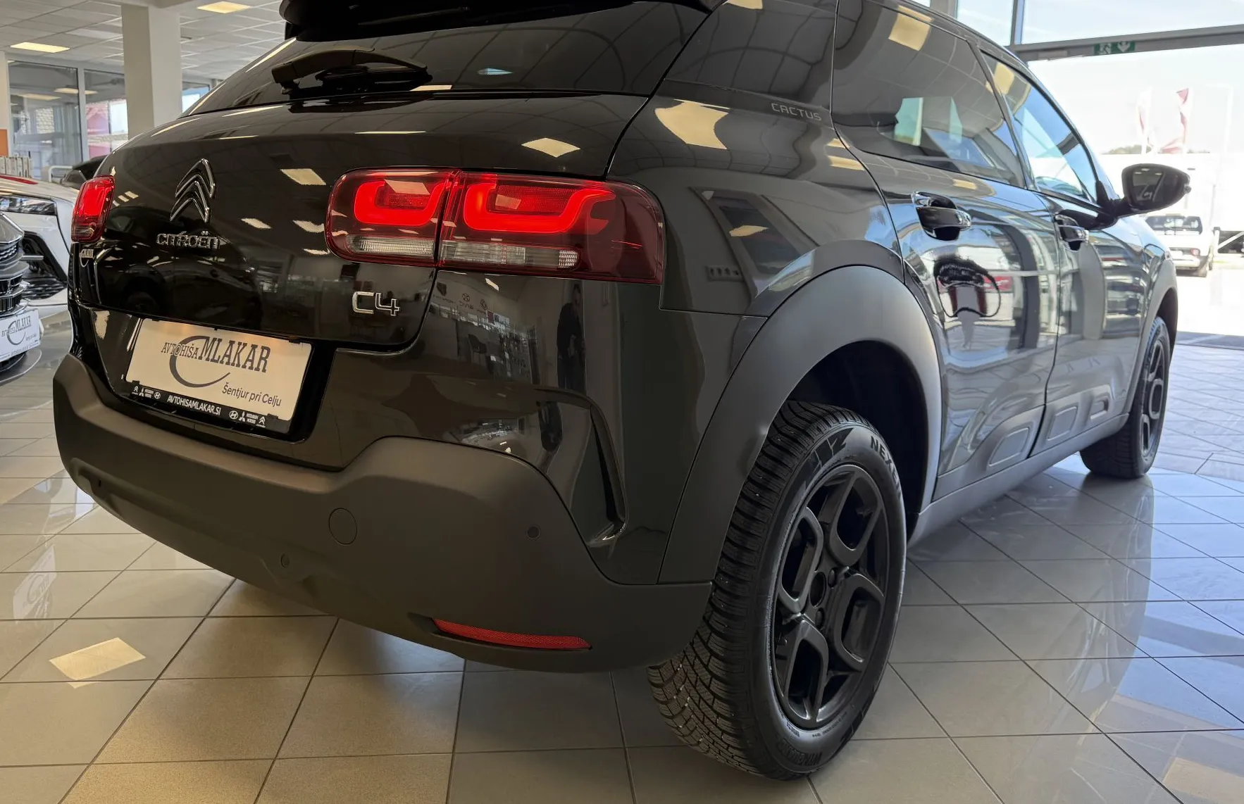 Zunanja slika - Citroën C4 Cactus - 1.2 PureTech SHiNE -1.LASTNIK-SLO.-ODLIČEN- - 6