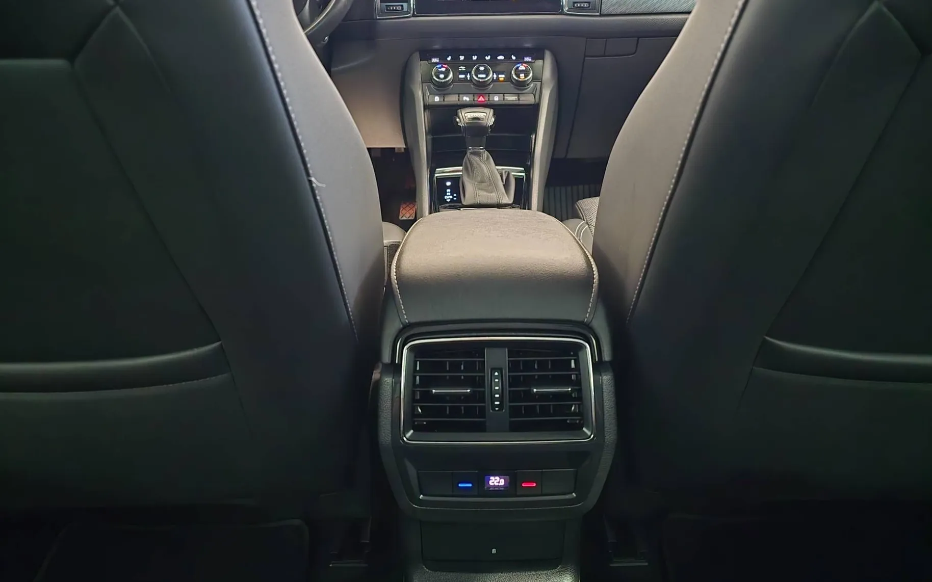 Notranja slika - Škoda Kodiaq - 2.0 TDI Style DSG- Matrix.virtual.kamera.asistence - 18