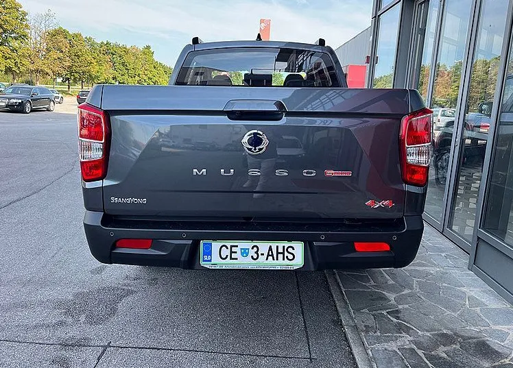 Zunanja slika - SsangYong Musso - Grand 2.2 XDi Ultimate 4WD AT - 5
