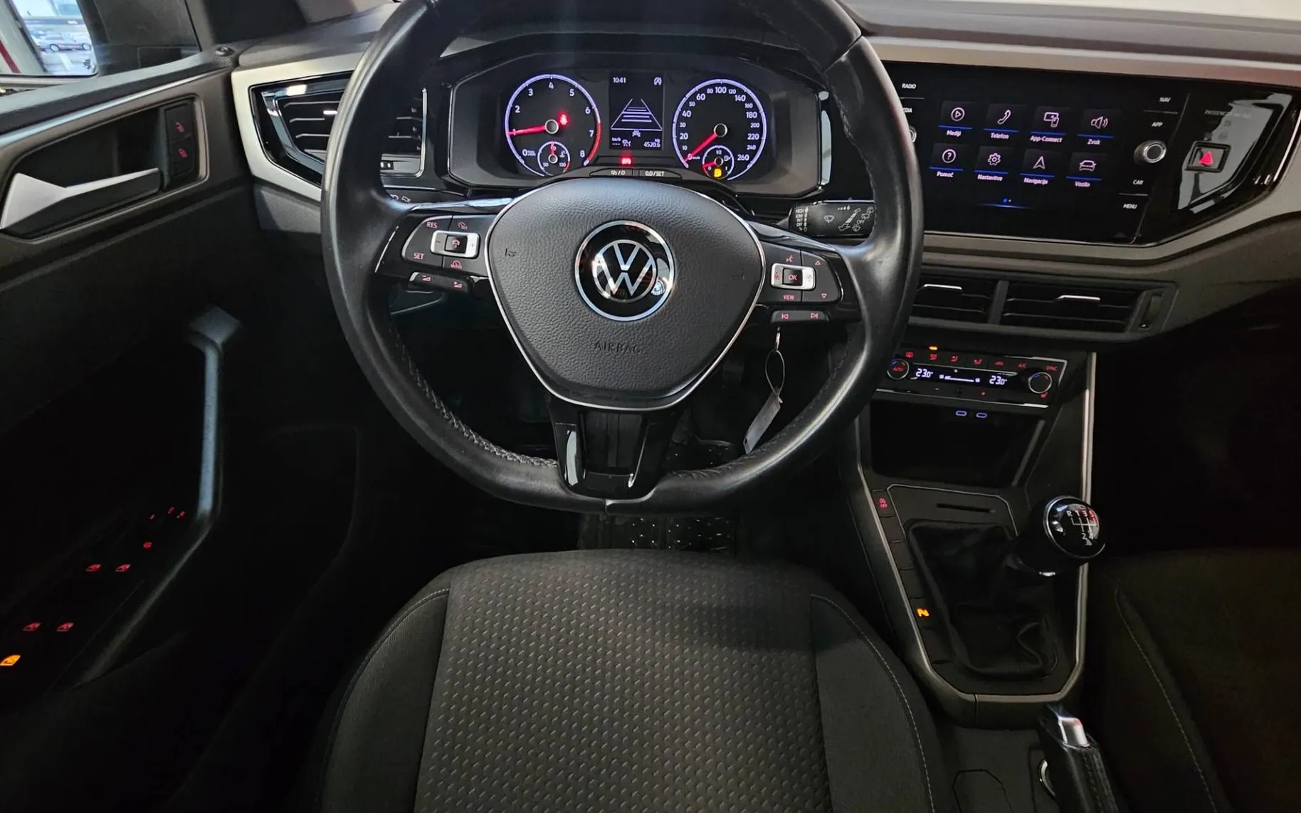 Notranja slika - Volkswagen Polo - 1.0 TSI Life - 7