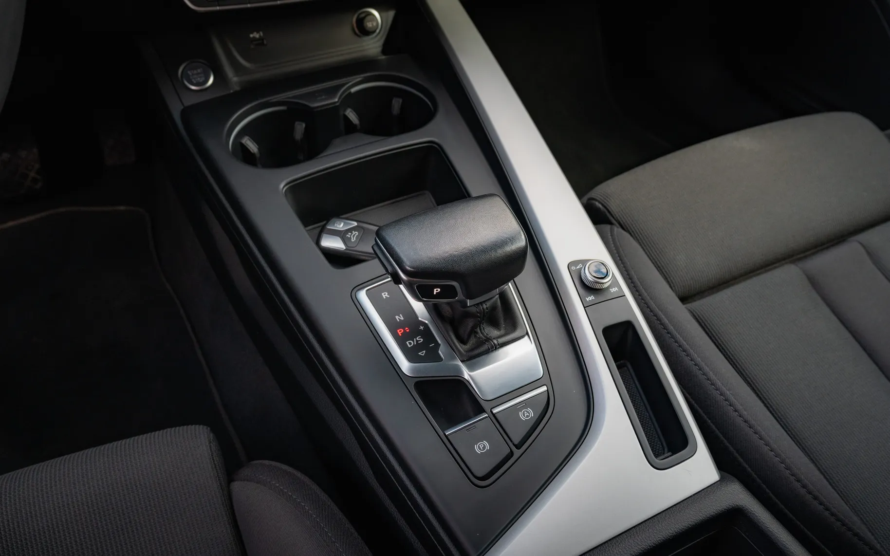 Notranja slika - Audi A4 - Avant quattro 45 TFSI Advanced S tronic - 13