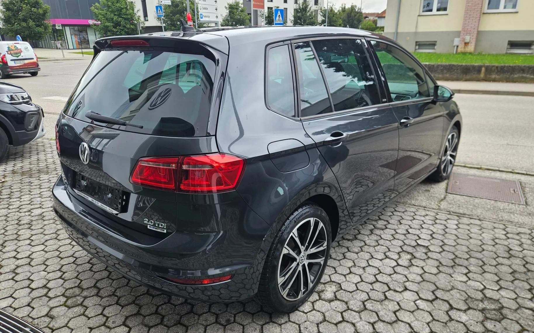 Zunanja slika - VW Golf - 2.0 TDI Comfortline - 3