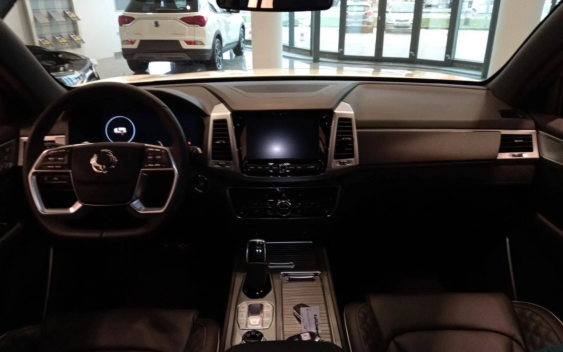 Notranja slika - SsangYong Rexton - 2.2 XDi Limited+ 4WD AT... - 13