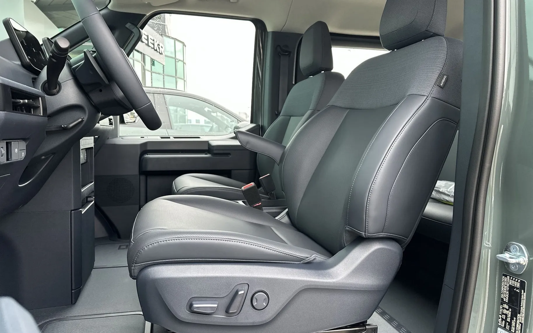 Notranja slika - KIA PV5 - 71.2 kWh baterija 120 kW 163 KS  Quantum - 9
